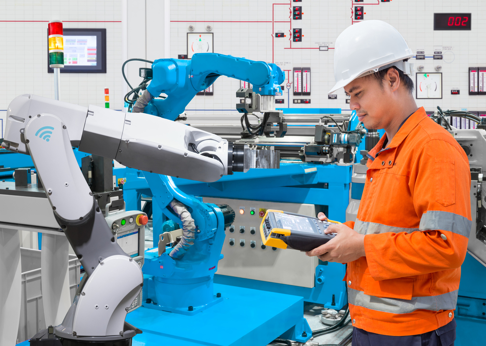 ingénieur de maintenance pour machine robotique industrielle