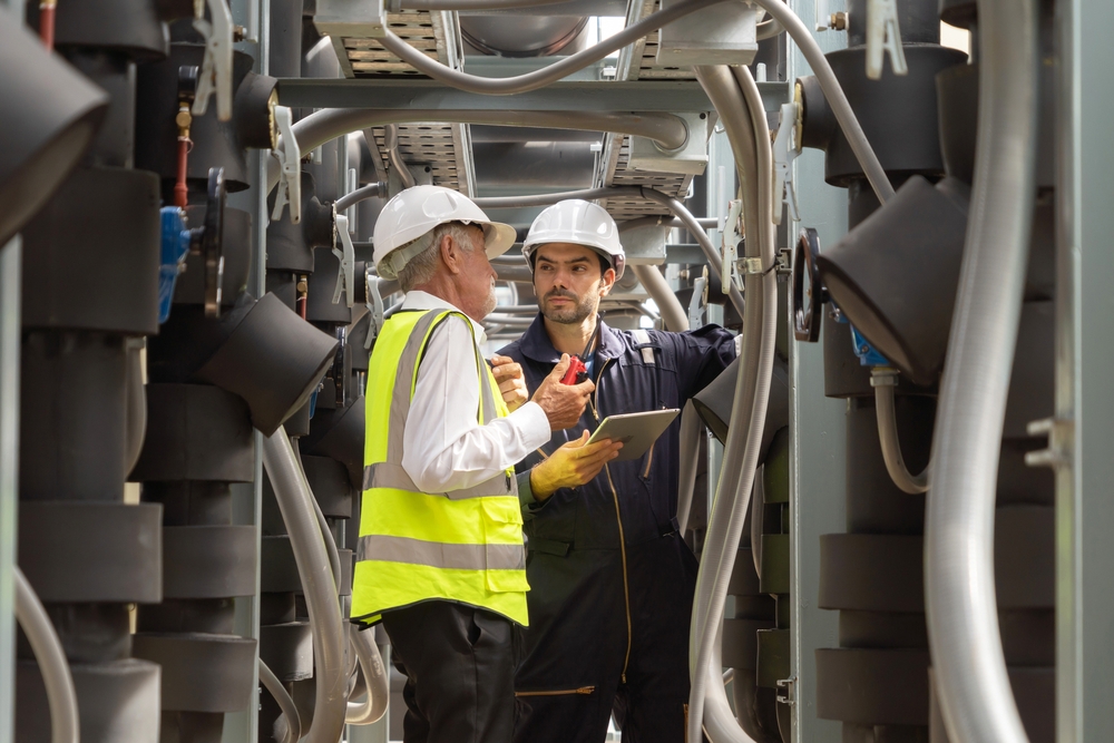 formation d'un nouveau membre de l'équipe dans l'industrie
